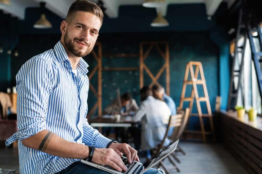 Customer placing an auto transport order online